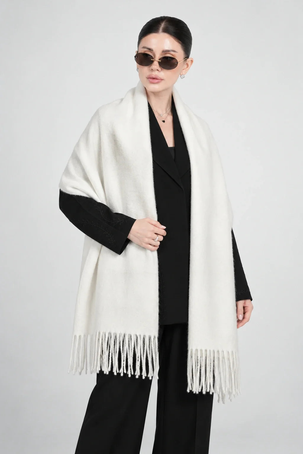 Original Wool Shawl – White – front with glasses